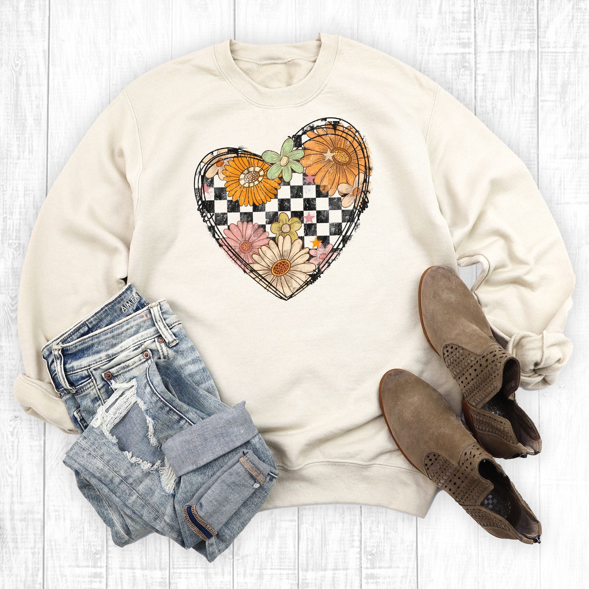 Retro Floral Checkered Heart Cream Sweatshirt